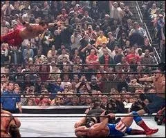 Le Diving Headbutt, magnifique prise, fut excute par :