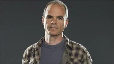 Sorti de prison aprs le meurtre d'un pdophile, il est surnomm  Le Prophte . Agent spcial, il incarne la force tranquille de l'quipe. Qui est-ce ?