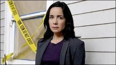 Ex-agent du FBI, elle a une volont de fer. De nature franche, elle est un atout majeur de l'quipe. Qui est-ce ?