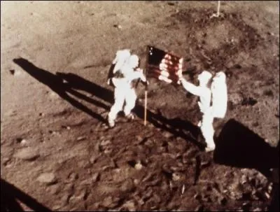 Au cas o Neil Armstrong et Edwin Aldrin seraient rests bloqus sur la Lune...