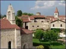 Je quitte le dpartement de la Loire par la commune de Saint-Marcellin-en-Forez. Comment se nomment ses habitants ?