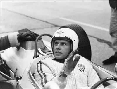 Elle donne la réplique à Jean-Louis Trintignant dans ''Un homme et une femme'' .