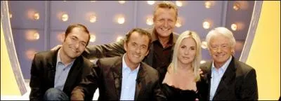 Ex-coco girl, elle était aux côtés de Christophe Dechavanne dans ''Ciel, mon mardi ! '' et ''Coucou c'est nous'' .