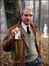 Réalisateur de ''Inspecteur Lavardin'' , ''Madame Bovary'' , ''Violette Nozière'' et ''La Cérémonie'' .