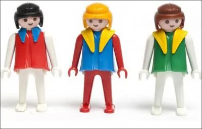 Chanteuse française à la coiffure playmobilienne, inchangée pendant 47 ans de carrière. En 2011, elle a participé au festival de musique militaire de Moscou.