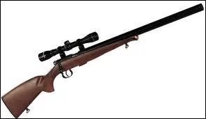 L'acteur principal de la srie  Kung Fu ,  ne pas confondre avec une arme  feu ...