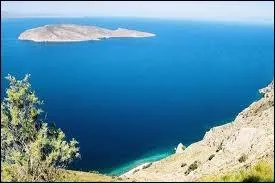 L'animateur de la  Star Ac ,  ne pas confondre avec une le grecque ...