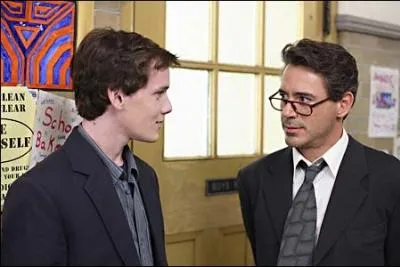 Qui incarne-t-il dans Charlie Bartlett ?