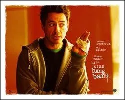 Que fait Harry quand Perry Van Shrike l'embrasse ?