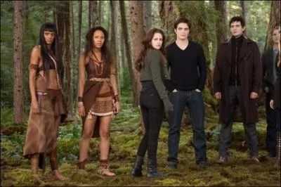 Que dcident les Cullen aprs avoir appris la venue des Volturi ?