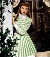 Ce trs joli film se passe en 1903, et voque l'histoire d'une famille unie qui doit quitter sa maison en province pour aller vivre  New-York...