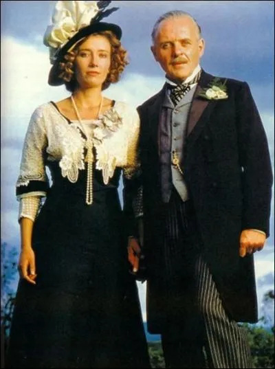 Ce film est tir d'un roman de E M Forster. Il met en prsence les modes de vie de 2 soeurs mancipes, face  une famille de la gentry, et n'est pas exempt de cruaut sur les moeurs d'alors...