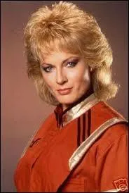 Cette jolie blonde s'avre tre elle aussi un officier Visiteur impitoyable. Visant le pouvoir, elle est en permanente rivalit avec le personnage prcdent. Il s'agit de la machiavlique :