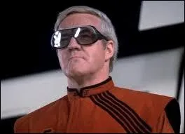 Maintenant place aux envahisseurs. Nous allons nous pencher sur les Visiteurs les plus influents dans la srie. Quel est le nom de ce commandant suprme ?