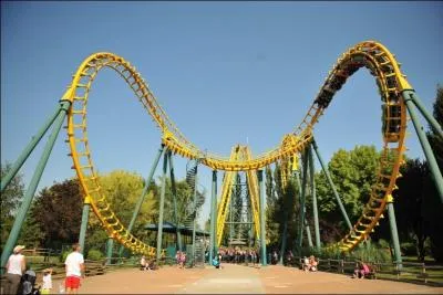 Dans quel parc le Boomerang vous fait-il tourner la tte avec ses loopings renversants ?