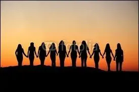 Qui chantait, en duo avec Félix Gray, "A toutes les filles que j'ai aimées avant" ?