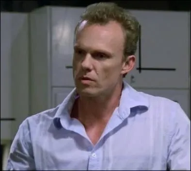 De qui est-il le pre ?