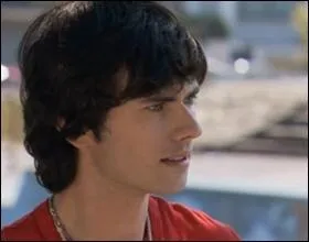 Comment s'appelle le fils du docteur Riva ?