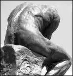 Le Penseur de Rodin pose...