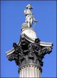 Sur quelle place de Londres peut-on voir la statue du vice-amiral Nelson ?