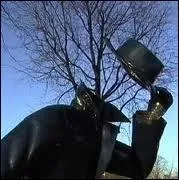  Saluer quelqu'un chapeau bas c'est ...