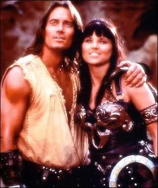 Qui est le personnage à gauche ?