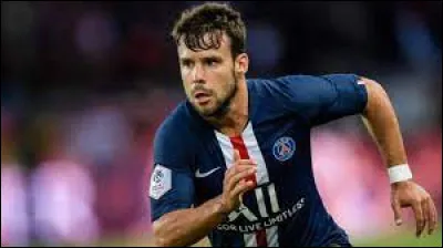 Quelle est la nationalité de Juan Bernat ?