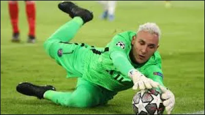 Quelle est la nationalité de Keylor Navas ?