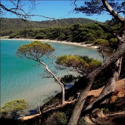 Laquelle de ces les mditerranennes est la plus proche de Toulon ?