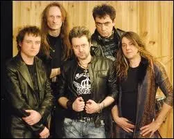 Ce groupe de heavy s'est form en 1979  Paris. A son actif on trouve les albums  Les fils du mtal ,  Trop fou pour toi  ou encore  Fetish x . Il se nomme :