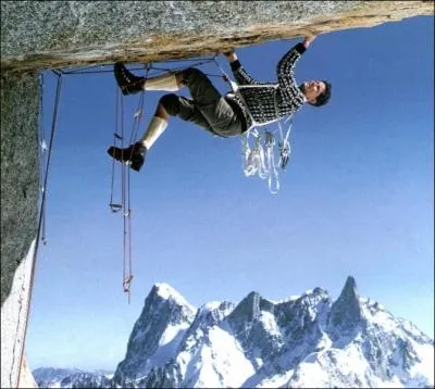 Alpiniste franais, expdition de l'Annapurna en 1950, clbre pour son pullover et sa pipe :