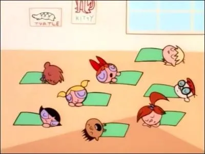 Il y a un petit garon roux qui dort avec  Les Supers Nanas  mais l'as-tu dj vu dans un autre dessin anim ?