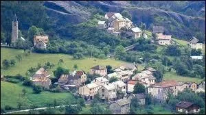 Rendons-nous ensuite  Villeneuve-d'Entraunes, o la population rpond au nom de ...