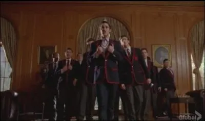 Saison 4 pisode 7 : Blaine doit rcuprer le trophe des nationales vol par la Dalton Academy. Les Warblers veulent qu'il revienne parmi eux. Accepte-t-il ?