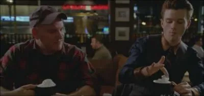 Saison 4 pisode 10 : Qu'apprend Kurt a propos de son pre Burt ?