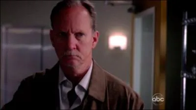 Comment s'appelle le mari de la patiente que Derek n'a pas pu sauver ?