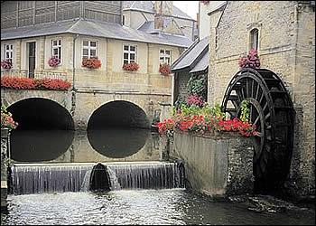 Dans quel dpartement se situe la ville de Bayeux ?