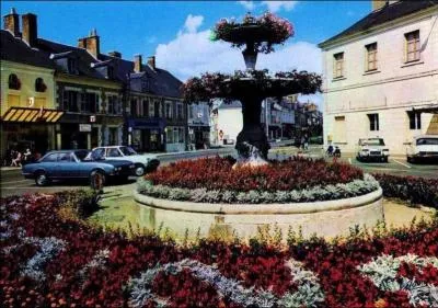 Contres  l'origine d'une race de poules est situ dans :