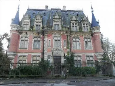 Dans quel dpartement est situe la ville de Bayon ?