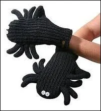  Stop, arrte, arrte  : quel doigt indique que je n'en peux plus des chatouilles ?