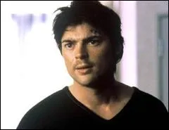 Quel est ce film o Karl Urban joue le rle d'Harry Ballard en 2000 ?