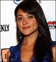 De qui est-elle amoureuse dans la série ?