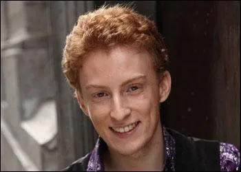 Anthony, le chanteur lyrique a cr un buzz avec son romantisme et ses srnades sous les fentres, mais  quelle mission a-t-il particip ?