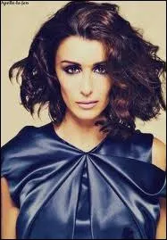 Jennifer, la belle et grande chanteuse a elle aussi t rvle par une mission en 2002, il s'agit de :