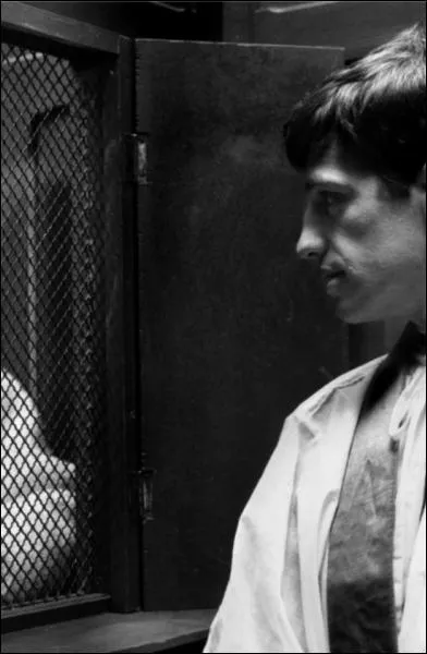 Dans ce film de Jean-Pierre Melville, Jean-Paul Belmondo est :