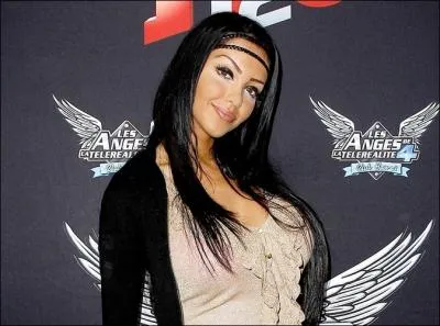 Qu'est-ce que Nabilla voulait faire  Hawa ?