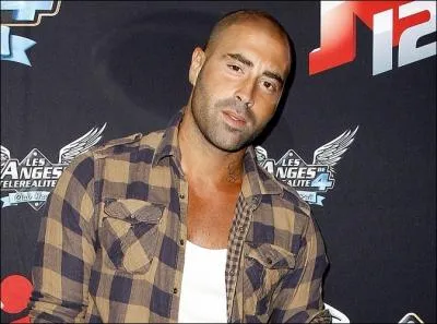 Qu'est-ce que Sofiane voulait faire  Hawa ?