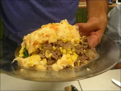 Puis vient souvent un mets traditionnel qui nous permettait d'aller jouer des heures dans la neige. Comment appele-t-on ce pt ?