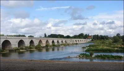 Dans quelle ville allez-vous aller pour manger une beuchelle, labore  partir de ris et de rognons de veau avec champignon et crme frache ?