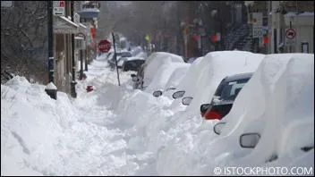 Au matin, il vous faut rentrer chez vous, mais durant la nuit cette tempte s'est abattue sur Montral. Qu'est-ce qu'il est urgent de trouver ?